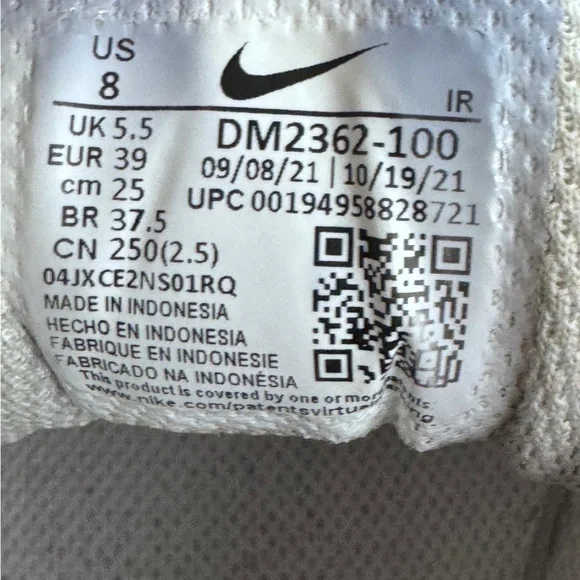 Nike Air Max Plus
White Pure Platinum‎ (Women's) Size 8 - Picture 4 of 8